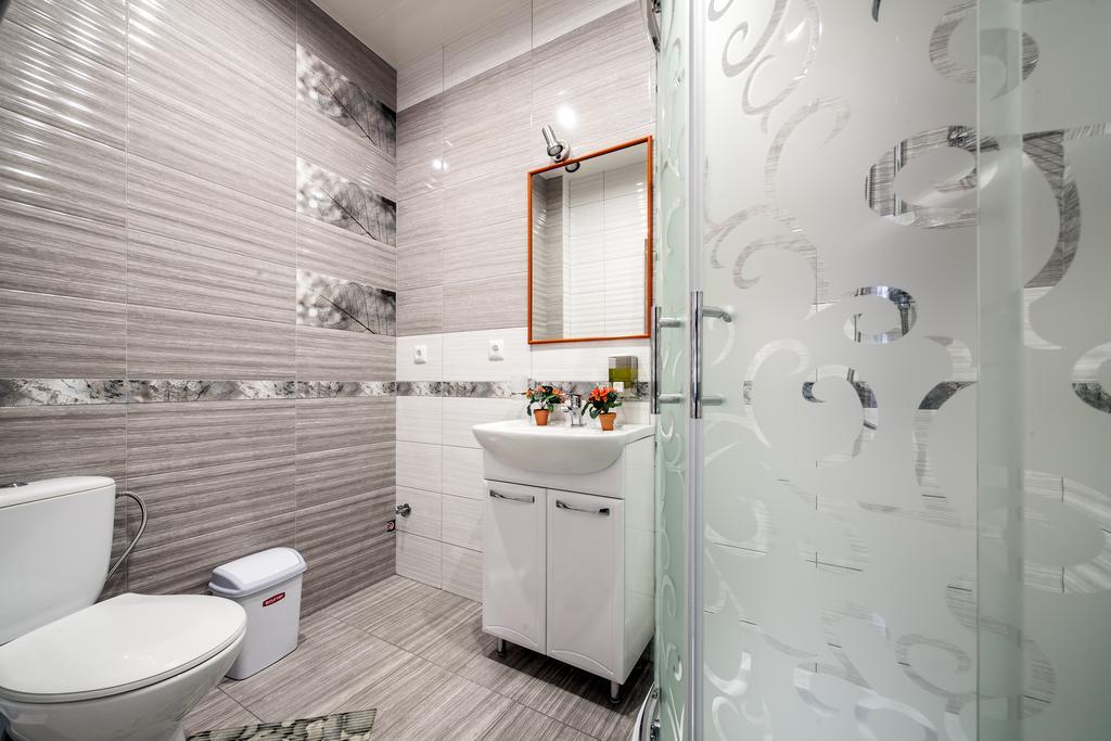 Modern 2Br Apartment In Central 利沃夫 外观 照片