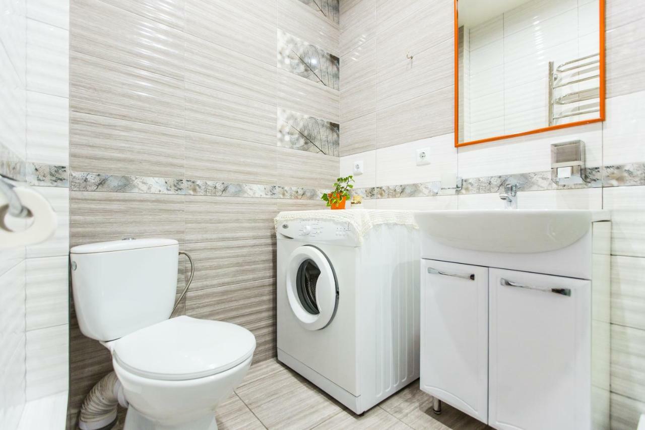 Modern 2Br Apartment In Central 利沃夫 外观 照片